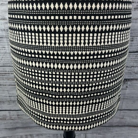 Chelsea & Theodore Skirt size 8 Black Ivory Tweed Straight Above Knee Casual - Picture 6 of 10